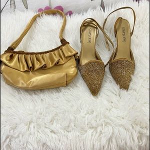 Woman gold embellished shoes w/matching purse sz 6
